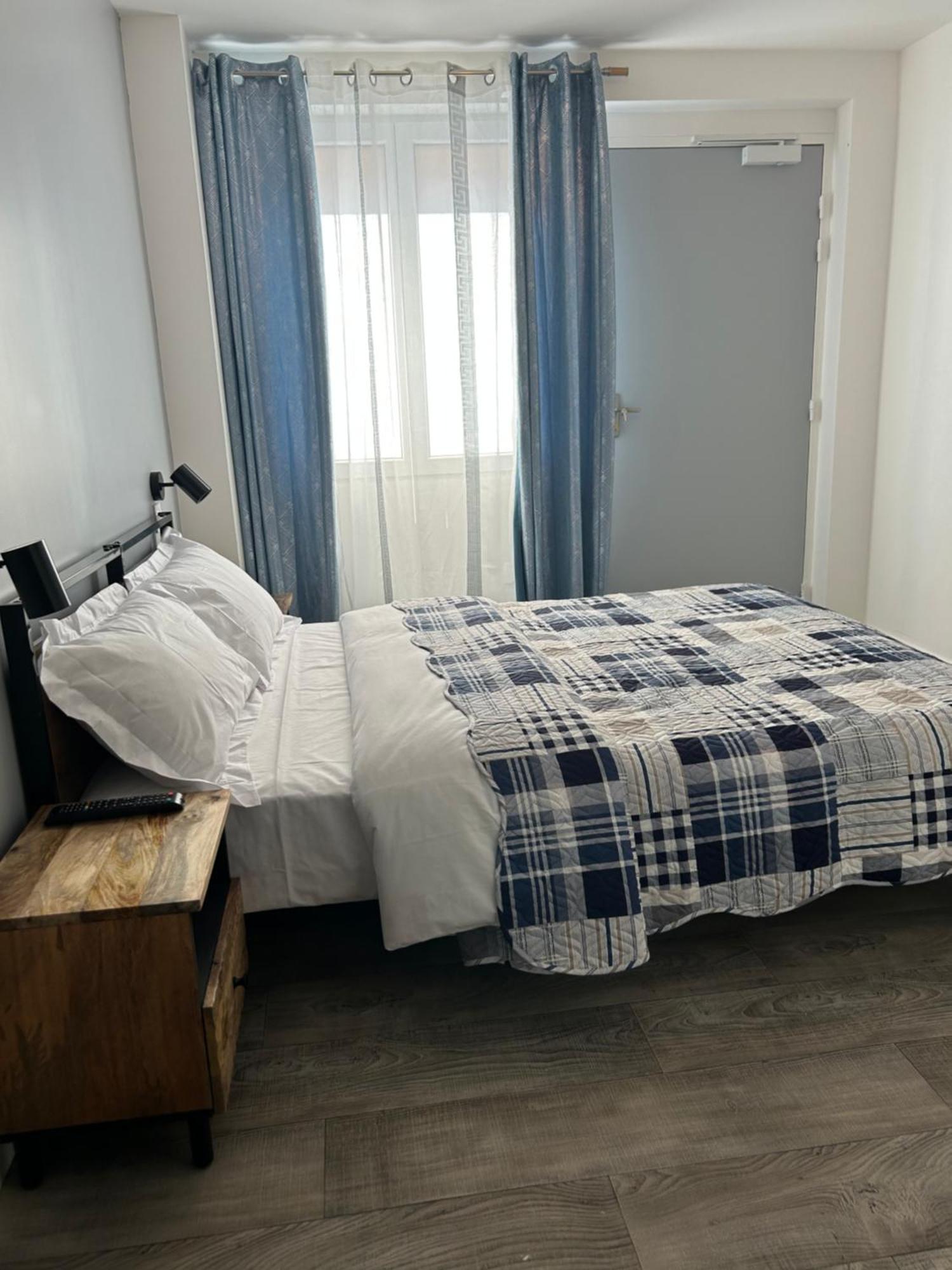 Hotel St Charles Rambouillet Kültér fotó